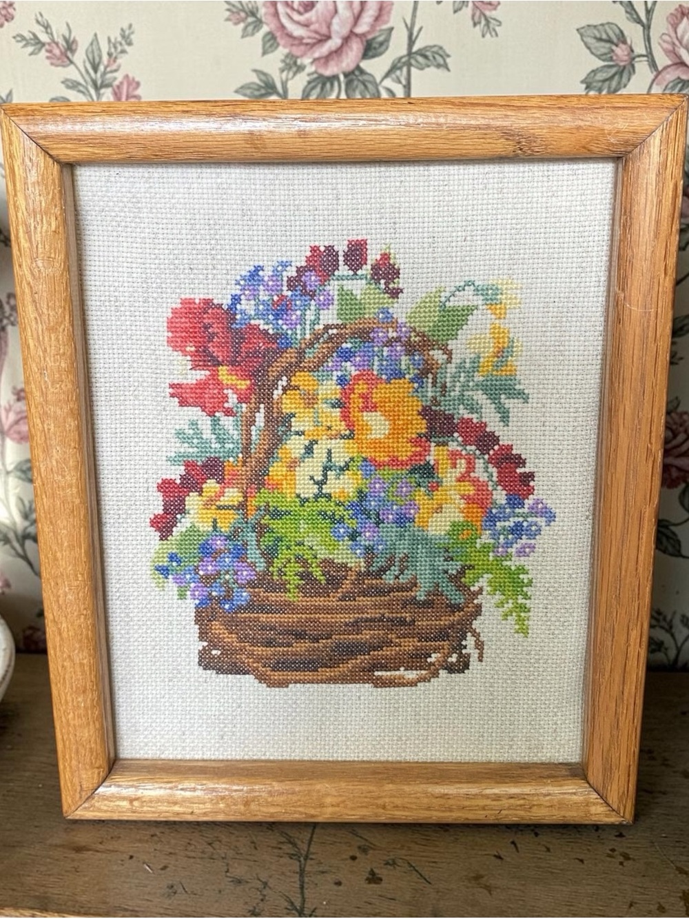 VINTAGE OAK FRAMED EMBROIDERED FLORAL PICTURE
